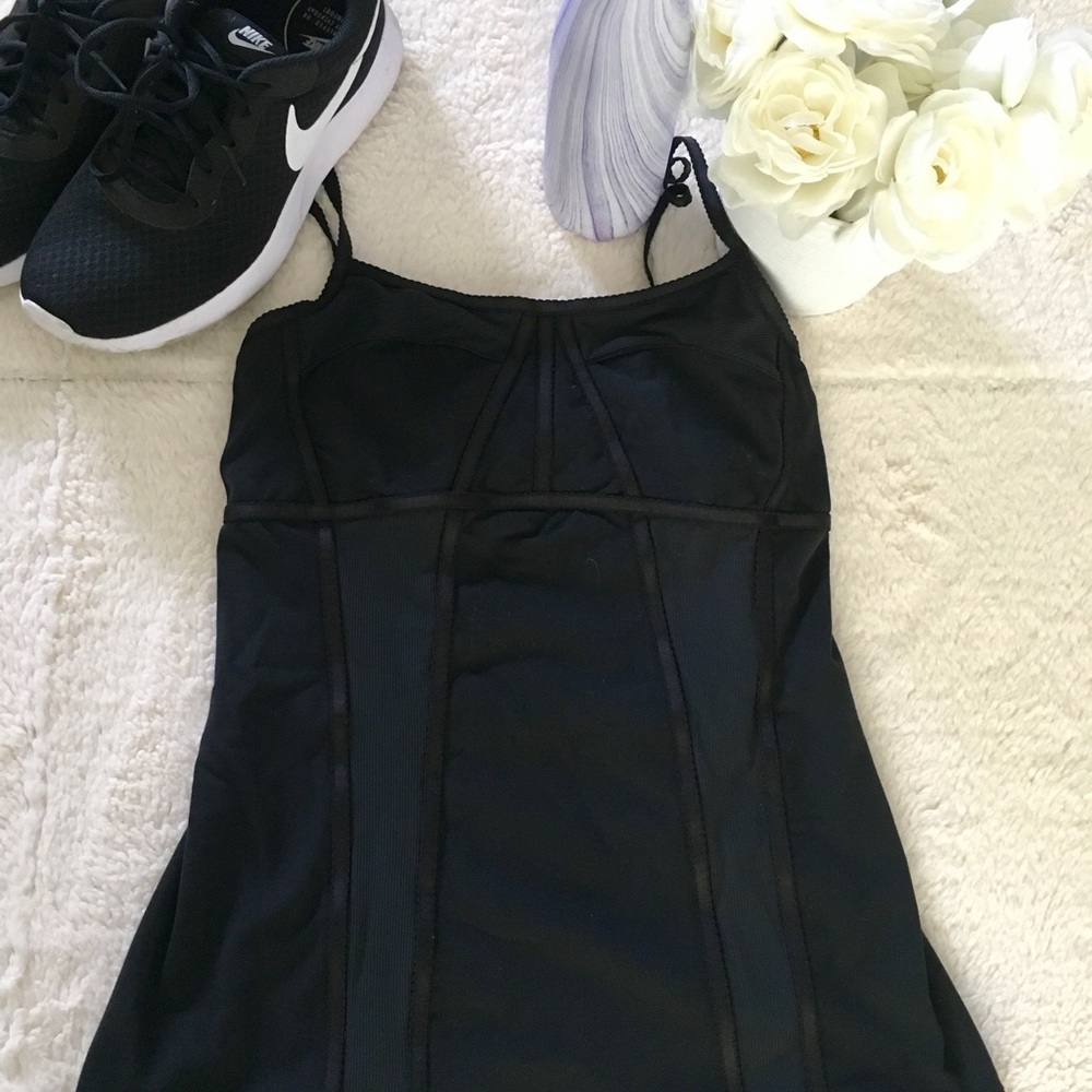 Lululemon Black Workout Tank 🌿
